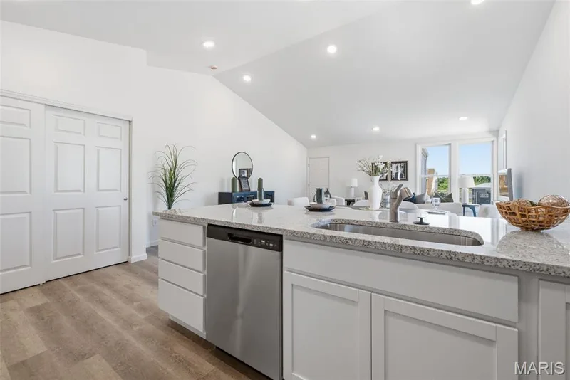1712 Dyess Street, St Charles, MO 63301 — listing photo 12 of 34