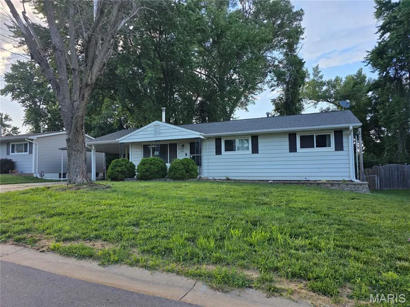 3318 Hannibal Drive, St Charles, MO β listing photo 1