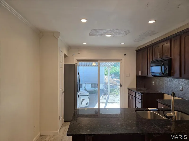 3318 Hannibal Drive, St Charles, MO 63301 — listing photo 6 of 12