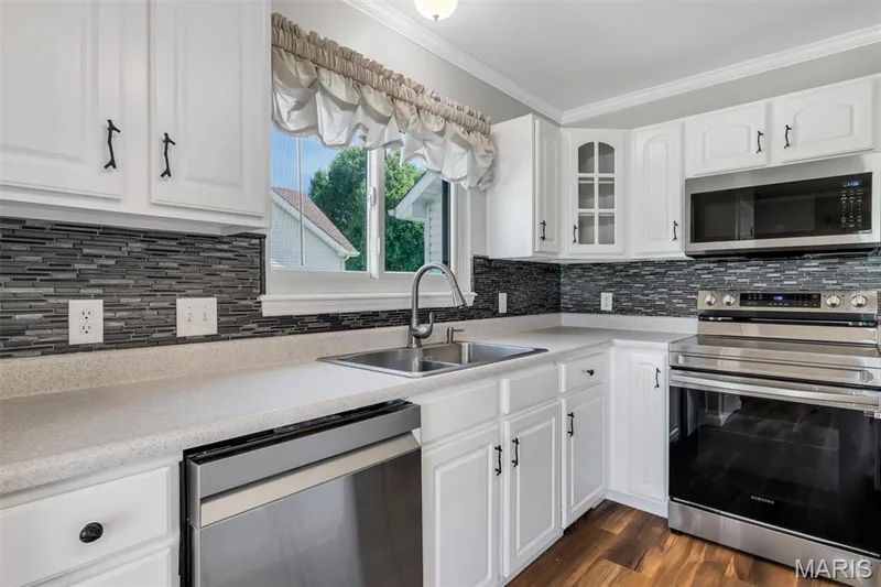 1290 Summer Lynne Drive, O'Fallon, MO 63366 — listing photo 16 of 49