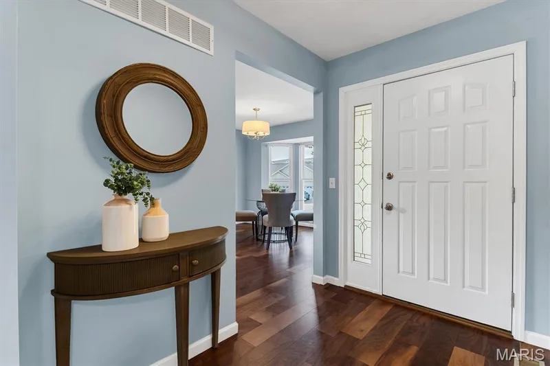 Side window entry foyer. — 6 Country Bluff Court, St Charles, MO 63301