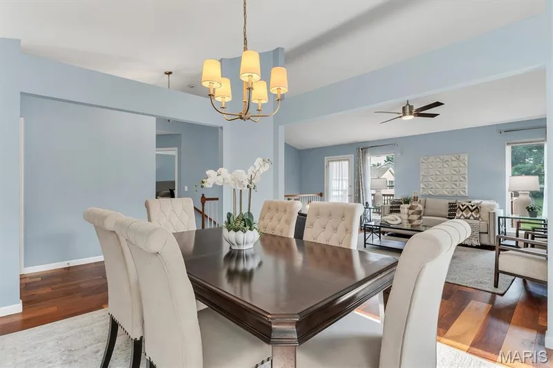 Formal dining living room. — 6 Country Bluff Court, St Charles, MO 63301