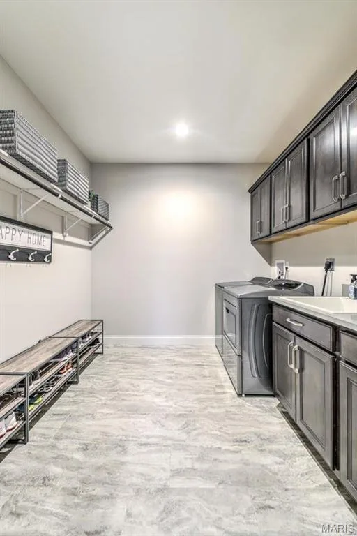 Photos of the Redwood are for example only. Some features shown may be optional upgrades. — 0 REDWOOD II@SOUTH POINT ESTATES, Wentzville, MO 63348