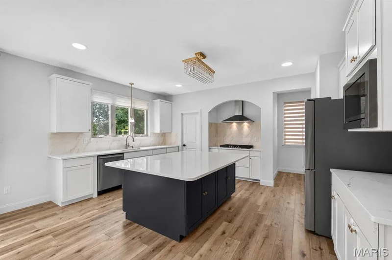 209 Haver Hill Drive, Lake St. Louis, MO 63367 — listing photo 8 of 28