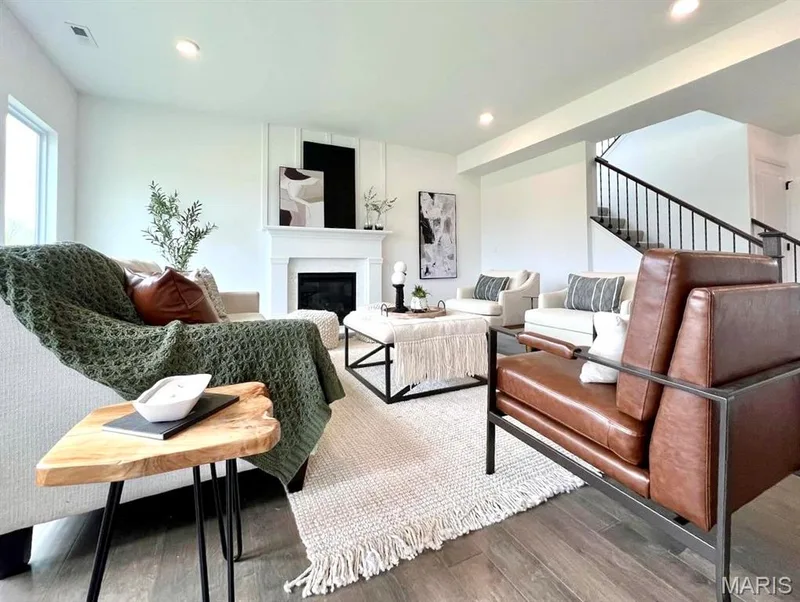 Example picture of the Oakdale, some features shown may be optional upgrades. — 1 TBB OAKDALE C @CALEDONIA, O'Fallon, MO 63368