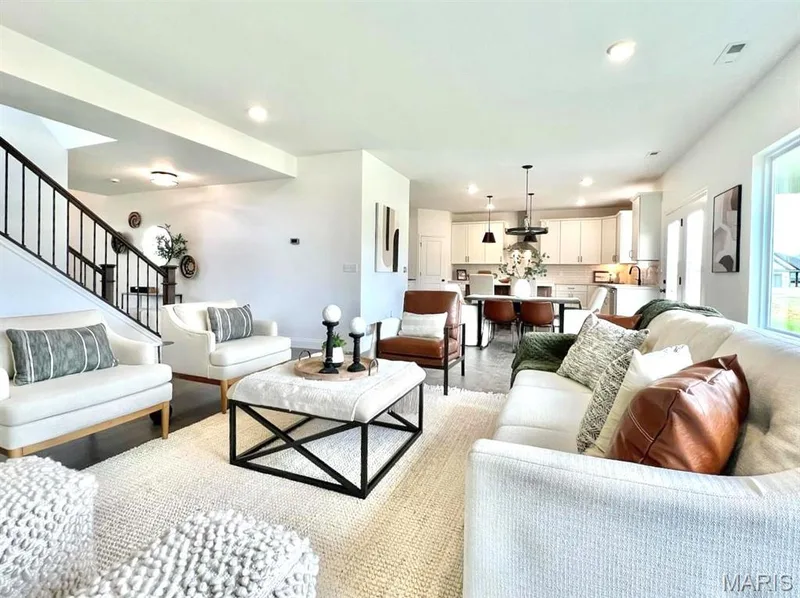 Example picture of the Oakdale, some features shown may be optional upgrades. — 1 TBB OAKDALE C @CALEDONIA, O'Fallon, MO 63368