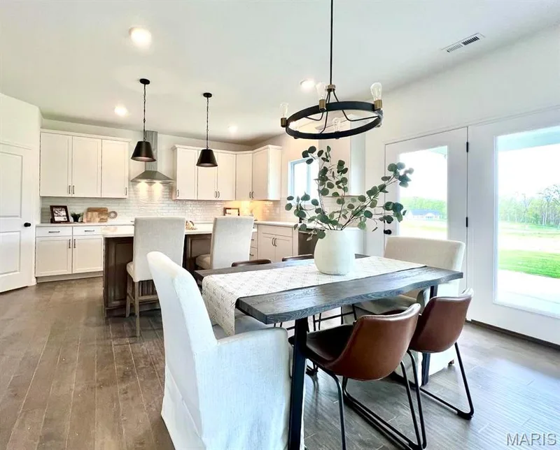 Example picture of the Oakdale, some features shown may be optional upgrades. — 1 TBB OAKDALE C @CALEDONIA, O'Fallon, MO 63368