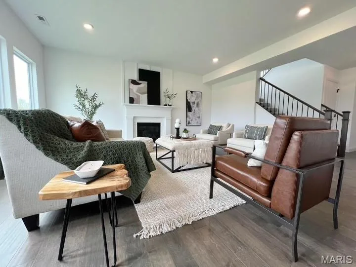 Example picture of the Oakdale, some features shown may be optional upgrades. — 1 TBB OAKDALE C @CALEDONIA, O'Fallon, MO 63368