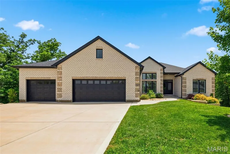 222 Redmond Pines Drive, Wentzville, MO 63385 — listing photo 2 of 57