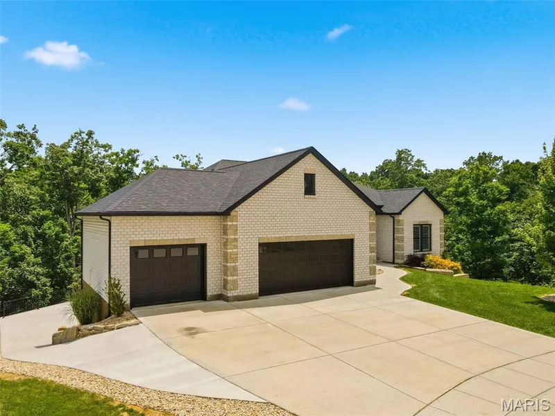 222 Redmond Pines Drive, Wentzville, MO 63385 — listing photo 4 of 57