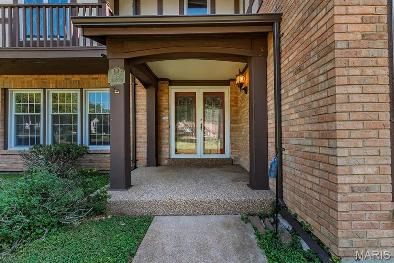 16726 Kehrsgrove Drive, Chesterfield, MO 63005 — listing photo 6 of 63