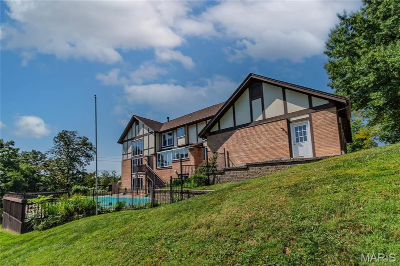 16726 Kehrsgrove Drive, Chesterfield, MO 63005 — listing photo 55 of 63
