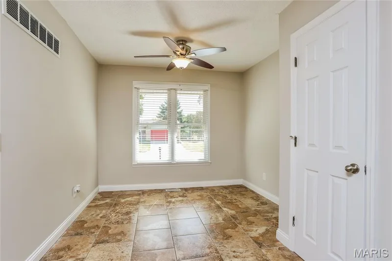 104 Lake Point Drive, St Peters, MO 63376 — listing photo 7 of 15