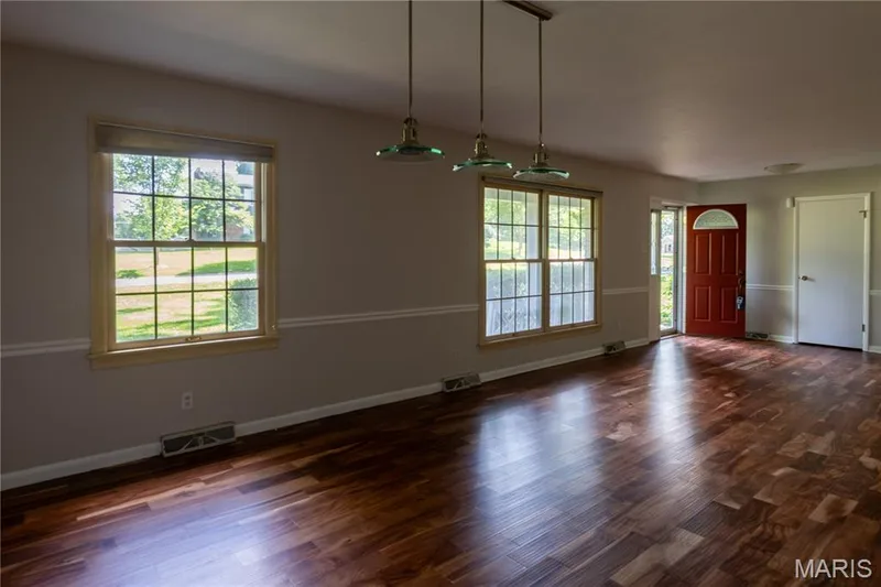 258 Ridge Trail Drive, Chesterfield, MO 63017 — listing photo 9 of 37