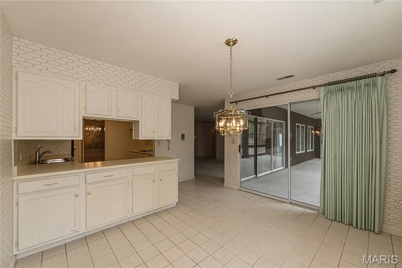 14308 Conway Meadows Court #201, Chesterfield, MO 63017 — listing photo 15 of 44