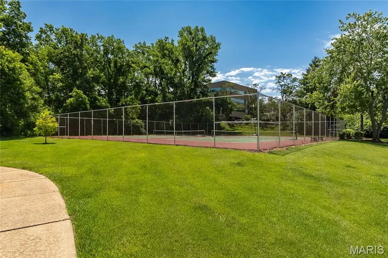 14308 Conway Meadows Court #201, Chesterfield, MO 63017 — listing photo 39 of 44