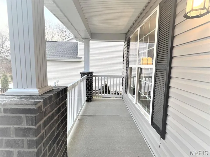 231 Burrograss Drive, Wentzville, MO 63385 — listing photo 2 of 31
