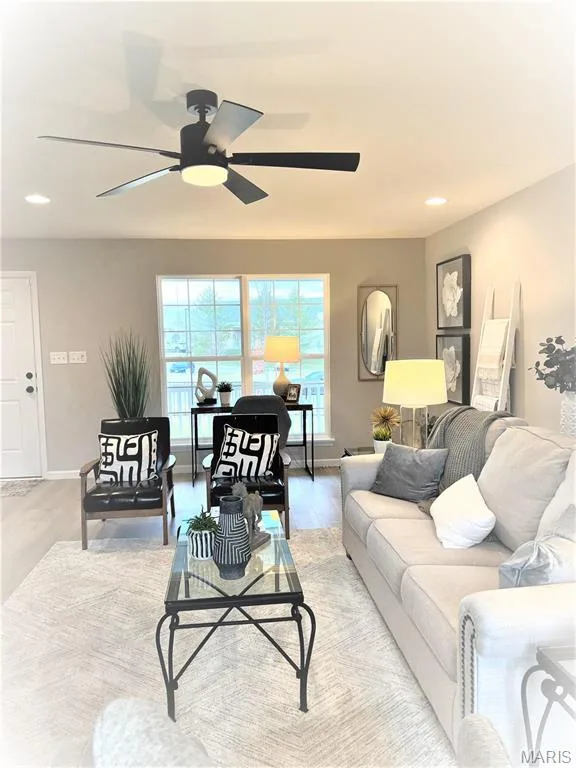 231 Burrograss Drive, Wentzville, MO 63385 — listing photo 7 of 31