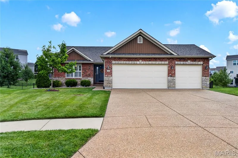 708 Bellingrath Gardens Court, Wentzville, MO 63385 — listing photo 4 of 48
