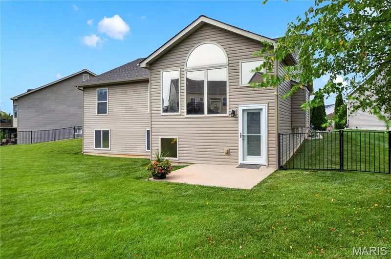 708 Bellingrath Gardens Court, Wentzville, MO 63385 — listing photo 9 of 48
