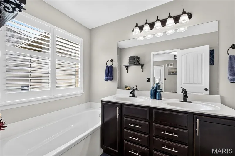 708 Bellingrath Gardens Court, Wentzville, MO 63385 — listing photo 26 of 48
