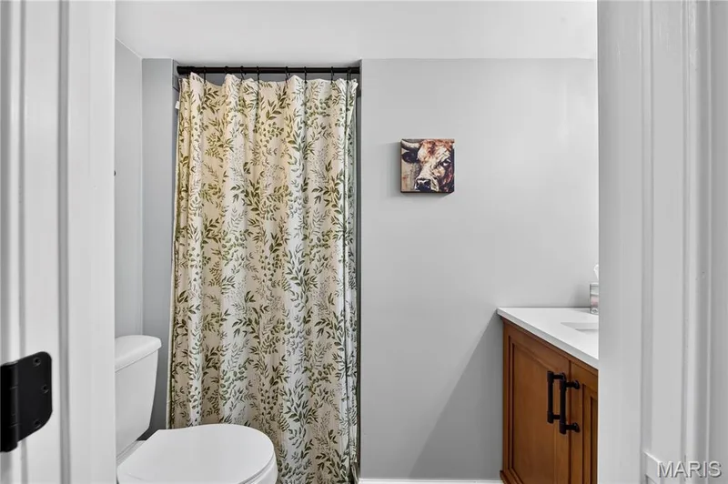 lower level full bath — 708 Bellingrath Gardens Court, Wentzville, MO 63385