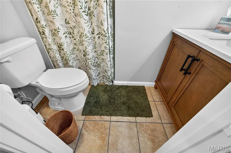 lower level full bath — 708 Bellingrath Gardens Court, Wentzville, MO 63385