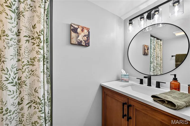 lower level full bath — 708 Bellingrath Gardens Court, Wentzville, MO 63385