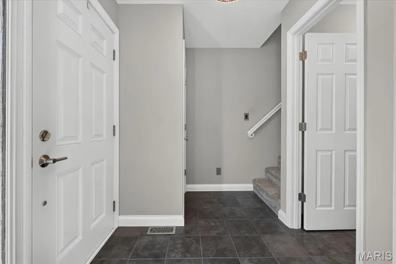 115 Carriage View Drive, Wildwood, MO 63040 — listing photo 5 of 47
