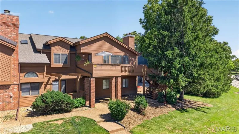 222 Hemingway Lane #G, Weldon Spring, MO 63304 — listing photo 2 of 43