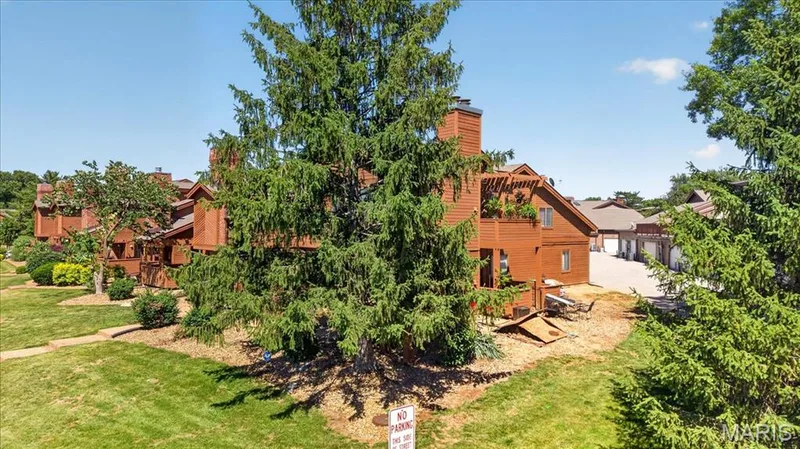 222 Hemingway Lane #G, Weldon Spring, MO 63304 — listing photo 3 of 43
