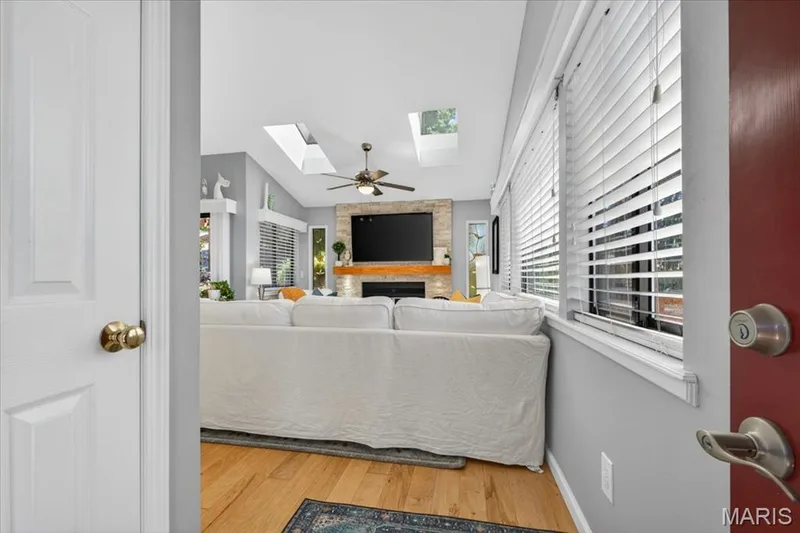 222 Hemingway Lane #G, Weldon Spring, MO 63304 — listing photo 4 of 43