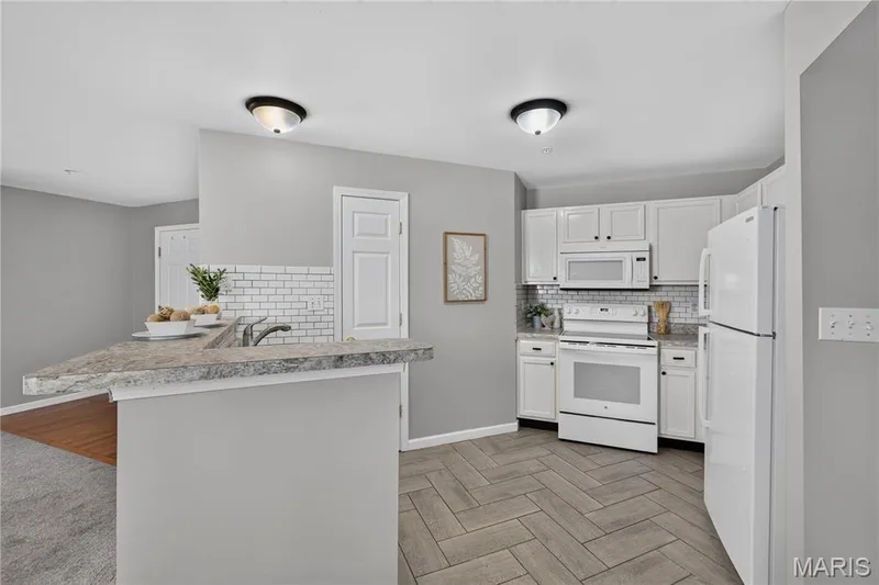 10 Homefield Gardens Drive #17N, O'Fallon, MO 63366 — listing photo 10 of 48