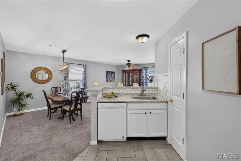 10 Homefield Gardens Drive #17N, O'Fallon, MO 63366 — listing photo 13 of 48