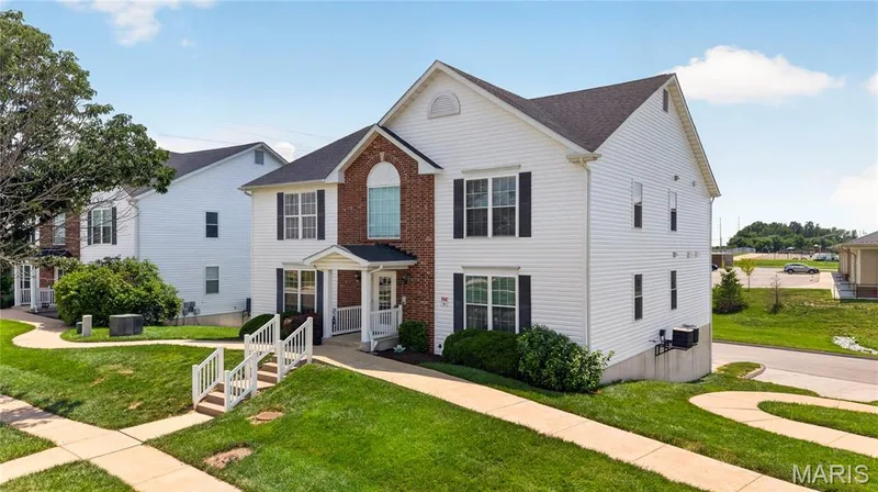 10 Homefield Gardens Drive #17N, O'Fallon, MO 63366 — listing photo 2 of 48
