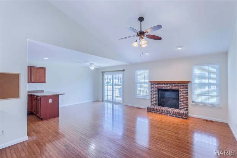 130 Chesapeake Trace, Wentzville, MO 63385 — listing photo 5 of 28
