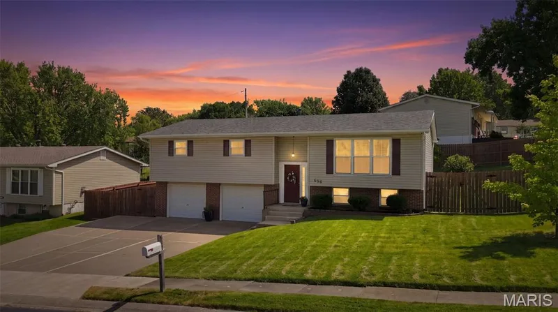 656 Nancy Drive is truly ready for it's new owners - just add furnishings! — 656 Nancy Drive, St Charles, MO 63301