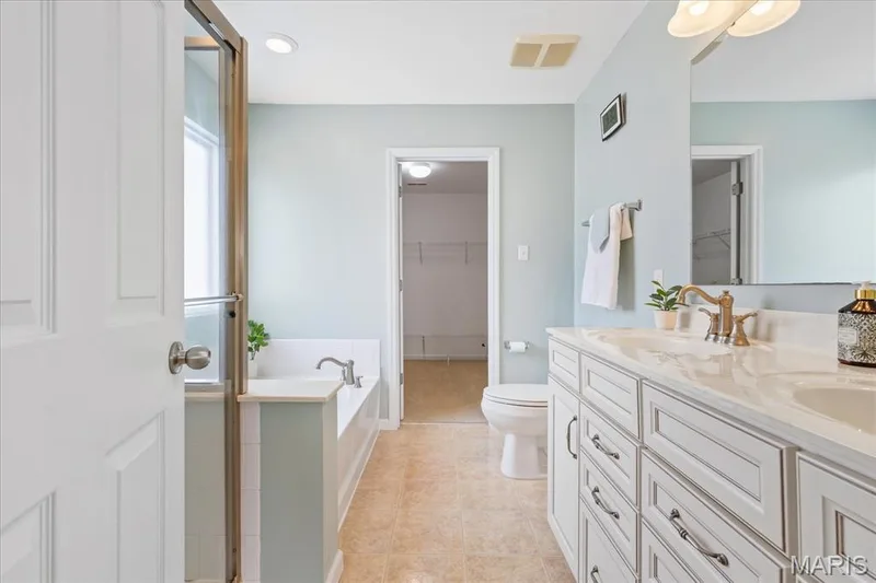 Primary Bath! Walk In Closet! — 1744 Briarmanor Drive, Lake St. Louis, MO 63367