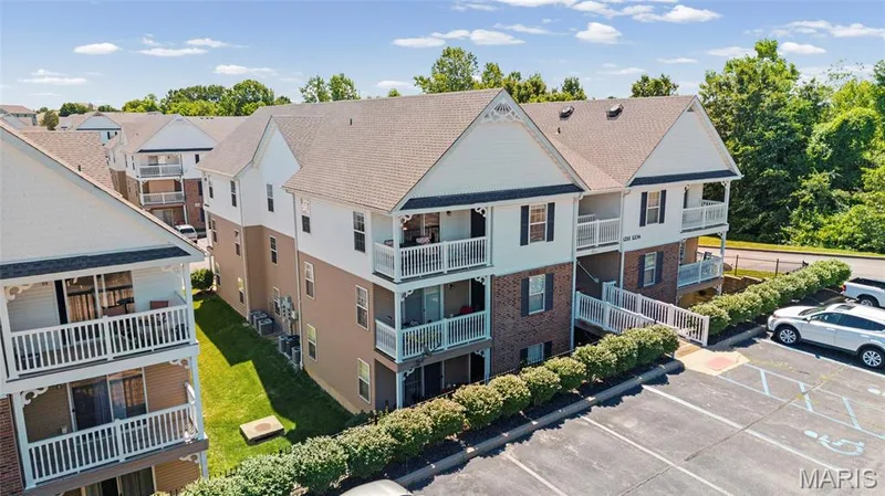 1233 Saravalle Drive, St Peters, MO 63376 — listing photo 25 of 28