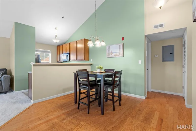 Dining area — 1233 Saravalle Drive, St Peters, MO 63376