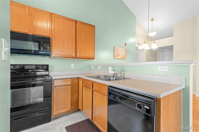 Kitchen — 1233 Saravalle Drive, St Peters, MO 63376