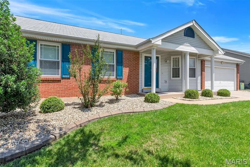 59 McClay Trail Drive, St Peters, MO 63376 — listing photo 3 of 38