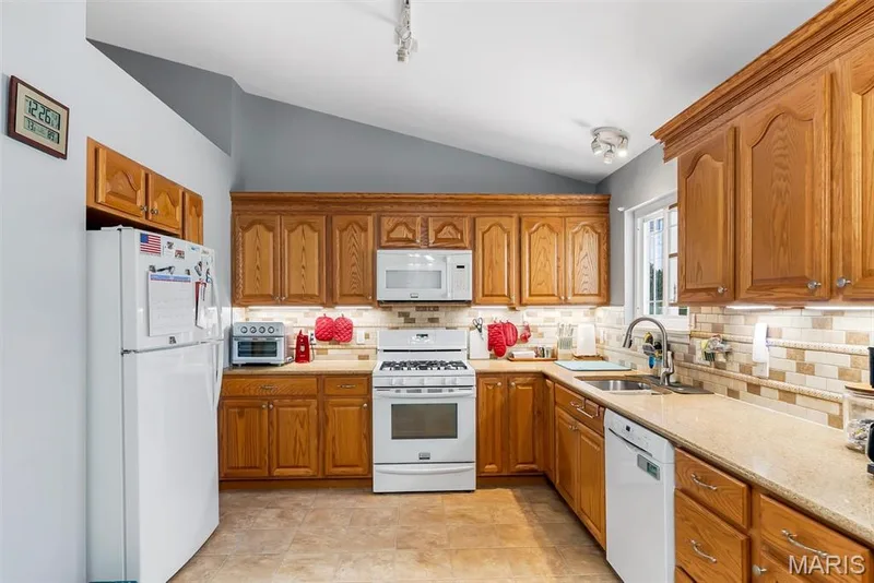 59 McClay Trail Drive, St Peters, MO 63376 — listing photo 17 of 38