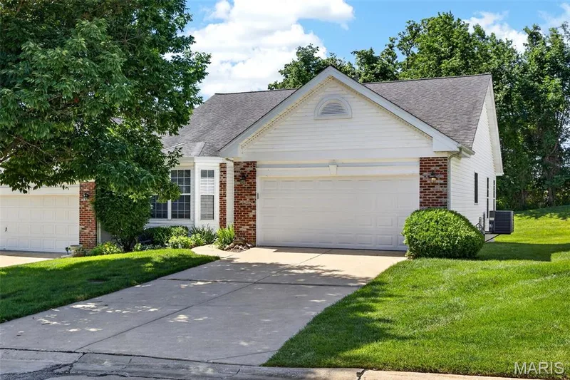 1317 Pine Bluff Drive, St Charles, MO 63304 — listing photo 2 of 42