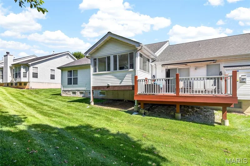 1317 Pine Bluff Drive, St Charles, MO 63304 — listing photo 8 of 42