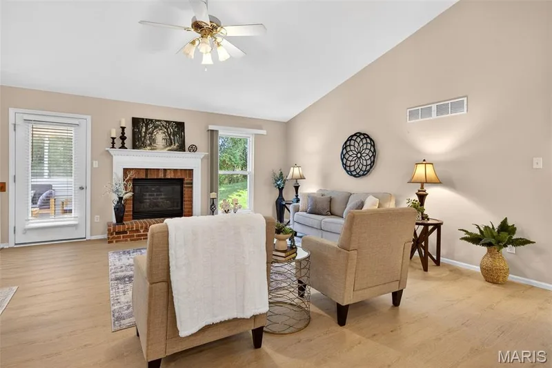 1317 Pine Bluff Drive, St Charles, MO 63304 — listing photo 15 of 42