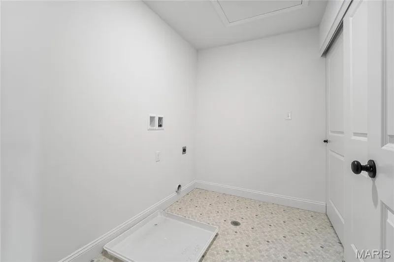 Example photos. Some features shown are optional upgrades. See onsite sales manager for more details. — 170 Sesame Loop, St Peters, MO 63303
