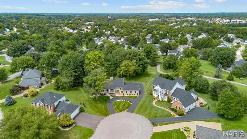 63 Leinster Hill Lane, Weldon Spring, MO 63304 — listing photo 3 of 40