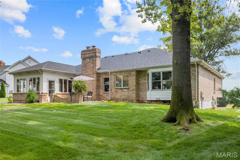 63 Leinster Hill Lane, Weldon Spring, MO 63304 — listing photo 4 of 40