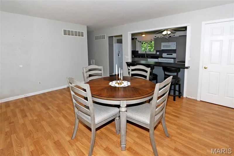 3033 Saint Babette Lane, St Charles, MO 63301 — listing photo 4 of 25